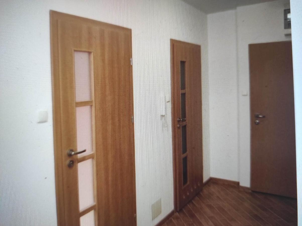 Nice Room With 2 Shared Bathrooms ,Wc , 2Km To Old Town -100M From Metro Szwedzka Warsaw Luaran gambar