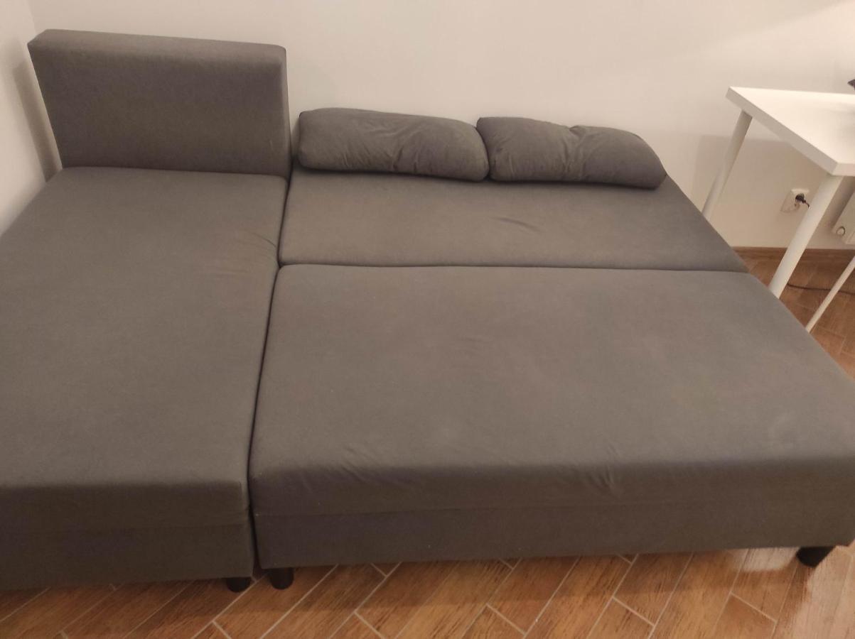 Nice Room With 2 Shared Bathrooms ,Wc , 2Km To Old Town -100M From Metro Szwedzka Warsaw Luaran gambar